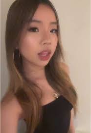 Cheryl Mullins's Instagram, Twitter & Facebook