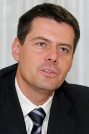 For faster navigation, this iframe is preloading the wikiwand page for karel komárek. Karel Komarek Zivotopis Financnici Cz