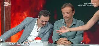 Notizie su giampiero ingrassia a rimini. Giampiero Ingrassia E Gianluca Guidi Imbarazzo Per Caterina Balivo Mi Dissocio