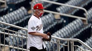 He was seen with two other people, probably his family members, with no mask on. On Baseball S Opening Day Amid Pandemic Fauci Throws 1st Pitch For Washington Nationals Abc News