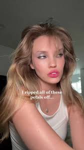 YALL ROSES HIT 1 MILLION STREAMS THANK YOU!!!😭❤️🥀 #popstar #stelacole  #stelaverse #roses #retrofuterism