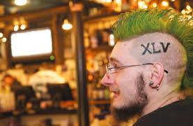 Super Bowl fans cheer both sides at local bar