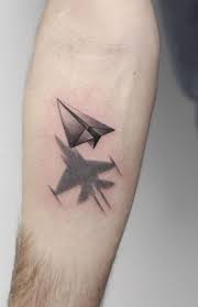 Paper Plane In Grey With A Black Outline Forearm Tattoos Underneath It Is A Grey Shadow Shaped A Real Plane Tatt Dovme Dovme Fikirleri Karizmatik Dovmeler