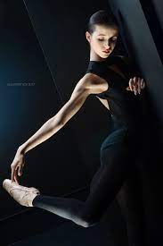 The royal academy of dance for example, discourages knee hyper extension in the supporting i saw a documentary once on russian ballerina training. Rising Ballet Superstar Maria Khoreva Reveals The Must Haves For A Ballerina Page 2 Of 4 Women Fitness Ballet Poses Ballet Photography Dance Photography
