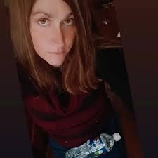 Day #1 Water challenge. This is an easy (and super good for you) challenge.  . I was speaking at a seminar and I kept getting asked how can they be more  healthy?