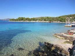 Der 1,5 km lange sandstrand von medulin ist einer der wenigen sandstrände in kroatien und ist daher sehr gefragt bei urlaubern die in die region istrien kommen. Trogir Kroatien Reisefuhrer Kroati De