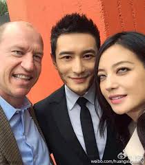 Phì cười với loạt ảnh chế "sao nữ mắt lé" của Huỳnh Hiểu Minh