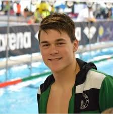 Daniel Tikovsky z pražské Bohemky🦘rozjede štafetu plaveckým úsekem 750m.  Už zítra na ME ve sprint kvadriatlonu ve Werdau🇩🇪. Držte palce  Kalokagathia Alianci🙏🇨🇿. Super fotka od @janpovysil #swimming #pool  #swimmer #bohemians #praha #freestyle #