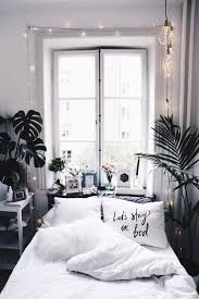 Black And White Interior Design With Plants Cool Bedroom Idea With Plants And Prints Black And White Lights Bedroom Design Minimalist Bedroom Bedroom Inspirations