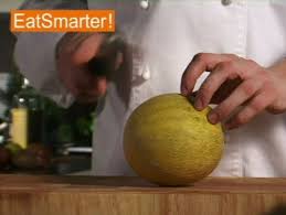 Wie Sie Muhelos Kugeln Aus Einer Melone Ausstechen Video Video Melone Cantaloupe Melone Kugeln
