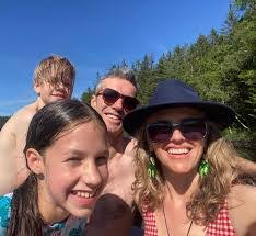 Henry Dingle's Instagram, Twitter & Facebook