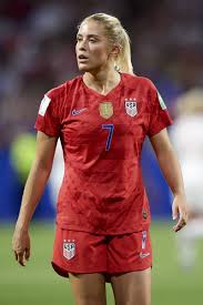 In der brasilianischen nationalmannschaft ist sie stammspielerin im angriff. Frauen Fussball Wm 2019 Das Sind Die Heissesten Spielerinnen