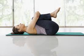 7 yoga poses that are safe if you have knee pain + easy modifications. Reset Your Si Joint With Simple Movements