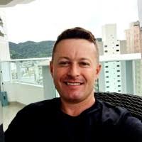 800+ perfis com “Scheuer”