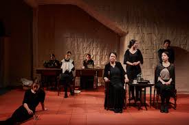 Bernarda alba es la madre de las cinco hijas que habitan la casa. La Casa De Bernarda Alba Cervantes Theatre