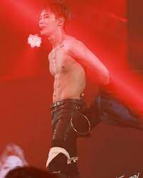 I was wondering the same thing too~ most of the shinee members showed their abs execpt taemin and onew key had showed it but not often anyways alot of people are talking about it and i may have something to help you guys ! And Now Taemin Abs Taemin Shinee Ot5 Chile Facebook