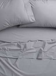 Complétez votre ensemble de draps avec de simples taies d'oreiller fiables qui protègent vos oreillers moelleux ou fermes pendant que vous dormez. Le Drap Percale Plus Colore 200 Fils Au Poucepour Matelas Jusqu A 15 Po Simons Maison Taies D Oreiller Chambre A Coucher Simons