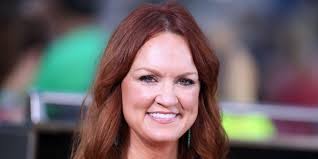 She starts with a superfast and incredibly delicious chicken fajita pasta, followed by a speedy honey plum soy stir fry. Ree Drummond Introduces Foster Son Jamar To Her Wacky Family