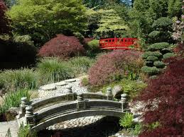 Les jardins japonais reproduisent de façon miniaturisée des paysages asiatiques naturels en associant le minéral au végétal. Les Plus Beaux Jardins Japonais De France Compans Caffarelli Jardin Du Soleil Levant Femme Actuelle Le Mag
