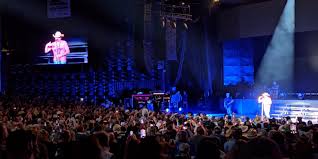 Jason Aldean honors Charlie Kirk in Detroit after Utah Valley University  assassination