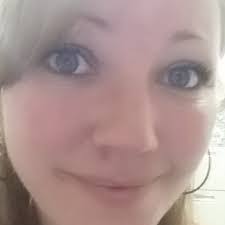 Karen Pell's Instagram, Twitter & Facebook