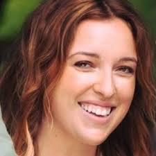 Elizabeth Kuster's Instagram, Twitter & Facebook