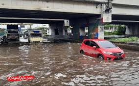 Air banjir di pekalongan berwarna merah semarang, ayobandug.com — di tengah bencana banjir yang melanda sejumlah wilayah di. 73jgzs7x6vrsfm