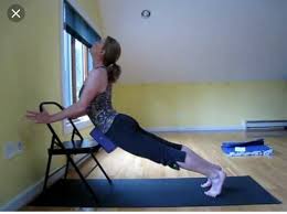 Pin De Joni Mccarran En Yoga Entrenamiento De Yoga Yoga Con Silla Yoga