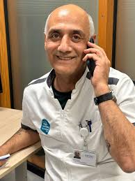 Beste allemaal, Eindelijk is het mijn beurt om mezelf aan jullie voor te  stellen. Ik ben Ebrahim Nobari, 52 jaar en geboren in Teheran/Iran, vader  van 3 kinderen (2 dochters en 1