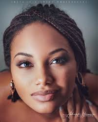 🤩 Finally had a chance to take the new Sigma 85mm f1.4 Art out for a  portrait session, and what an amazing lens it is 🔥 In frame Josie Bacon  @Josie.XVII on