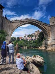 Grupa entuzijasta zainteresiranih da uče i usude se prakticirati permakulturne principe. Mostar Bosna I Hercegovina Mostar Bosnia And Herzegovina Bosnia