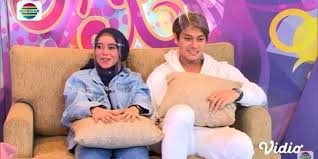 Lesti billar terbaru kabar leslar lesti billar, isu segera tunangan & pengakuan lesti hanya dijagain billar di rs beberapa waktu lalu lesti harus menjalani perawatan di rumah sakit karena sakit tifus dan mengalami masalah di lambungnya. Lesti Kejora Ungkap Pernikahan Idamannya Undang Fans Leslar Merdeka Com