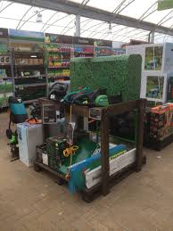 Dobbies Chesterfield Garden Centre Garden Retail Lifestyle Layout Landscape Visual Merchandising Www Clearretailgro Chesterfield Dobby Shopping