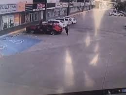 Mexican police arrest el chapo's son, ovidio guzman, in a heavy gunfight across the mexican city of culiacan, before the security minister decides to his son, ovidio guzman, was quickly released to prevent further violence despite being wanted on drug trafficking charges. 9thwmphdxrgi8m