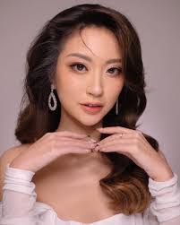 Sally Cherry's Instagram, Twitter & Facebook