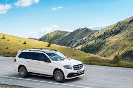 When shopping for a new vehicle, you are faced with several important decisions, from choosing whether to buy or lease to picking the right color option and everything in between. 2017 Mercedes Benz Gls Class Review Ratings Specs Prices And Photos The Car Connection