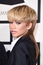 Zendaya inspiring herself to work out is all the motivation i need to get my life together. 28 Of Zendaya S Most Amazing Hair Transformations