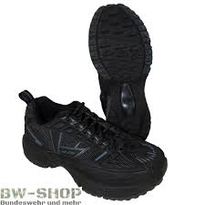 Das gleiche passiert bei deinen schuhen, denn im frühling sind leichte textilstoffe und dünne laufsohlen vorteilhaft. Original Bundeswehr Sportschuhe Xc 09 Bw Gelandeschuhe Schwarz Blau