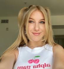 Bridget Hahn's Instagram, Twitter & Facebook