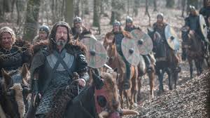 Es el año 872, casi todos los reinos que hoy conocemos como inglaterra han sido invadidos por los vikingos, sólo permanece inexpugnable y desafiante el gran reino de wessex bajo el mando del rey alfredo el grande. Bdhbhxqkirrk M