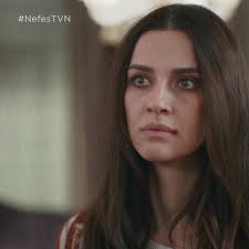 ¡A pesar de las adversidades, Nefes es una mujer decidida, valiente y que  no se calla!⁣, ⁣Conoce su historia y como escapará en búsqueda de su  libertad, a partir de este lunes a las 9pm #NefesTVN