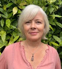 Deborah Hood's Instagram, Twitter & Facebook