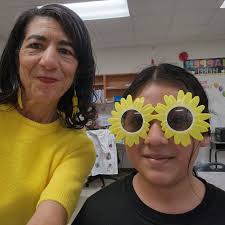 Author visit alert ⚠️ Last night was a ton of fun at Pat Neff Elementary  teaching the students about Mr. Sun. They shared what they knew, and I  added some, too. The