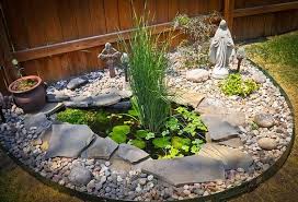10 Kleine Aber Entzuckende Gartenteiche Die Ihnen Den Atem Rauben Garten Garten Deko Ideen Gartenteich