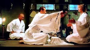 En plena celebración de su boda, la novia sufre un ataque brutal que acaba con la vida de muchos. Kill Bill Vol 1 Hattori Hanzo Rip Sonny Chiba Youtube