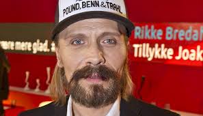 Steen Jørgensen: Dybt afhængig