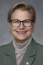 Deborah Armfield's Instagram, Twitter & Facebook