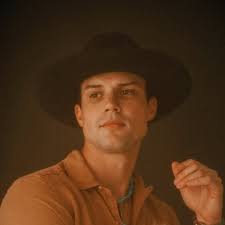 Austin Cain's Instagram, Twitter & Facebook