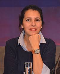 Elle évoque pour l'avenir la crise, le rôle de l'état, sa vision de la politique. Zakia Khattabi Wikipedia