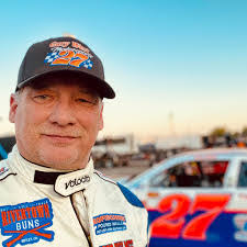 Charles Vian's Instagram, Twitter & Facebook